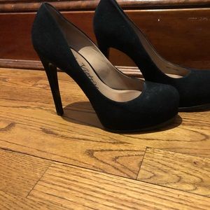 Black Pour La Victoire Pumps Size 6